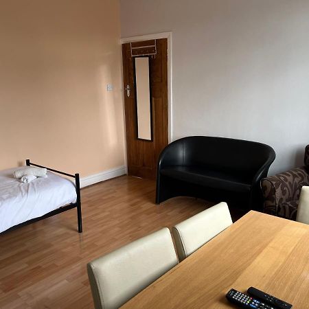 2 Bedroom Apartment, 5 Minutes From City Centre Newcastle upon Tyne Ngoại thất bức ảnh