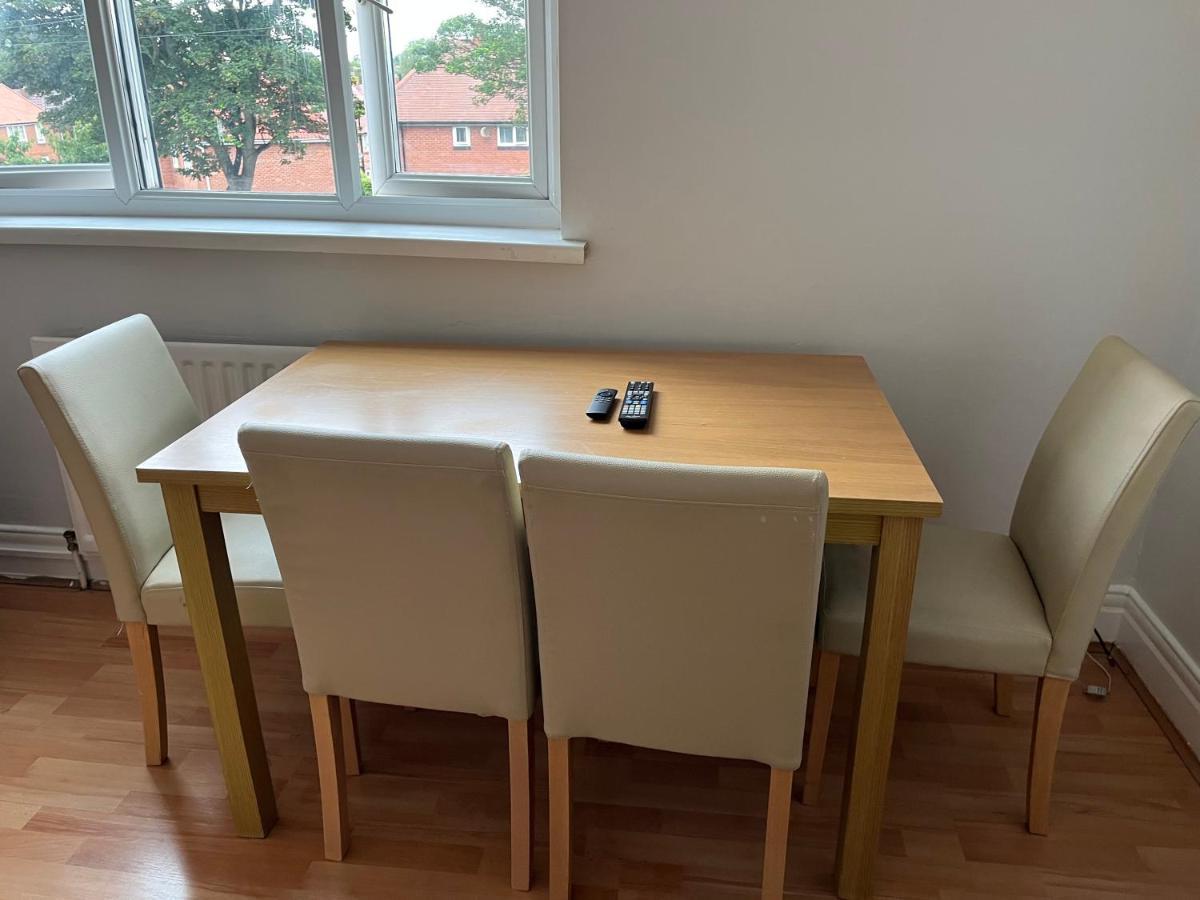 2 Bedroom Apartment, 5 Minutes From City Centre Newcastle upon Tyne Ngoại thất bức ảnh